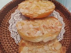 杏仁烤面包-泓历皇朝酒店(东亭店)
