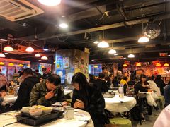 大堂-鲜入围煮花胶鸡海鲜火锅