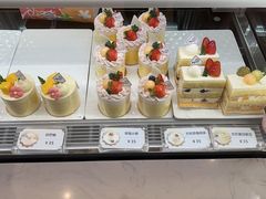 -花花卷卷·鲜食蛋糕(静安久光百货店)