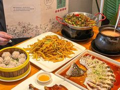 -莲餐厅·湖北菜·潜江小龙虾店(愚园路店)