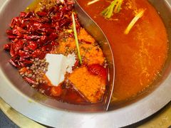 -沸炉重庆老火锅(军事博物馆店)