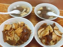 -松树干拌面店