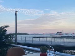 -中茵皇冠假日酒店·棕榈岛湖畔餐厅