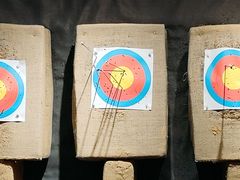 -顶峰射箭俱乐部(城东路店)