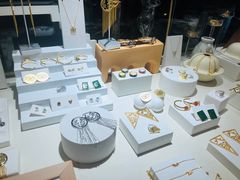 -LADY FAFA(巨鹿路陕西南路路口店)