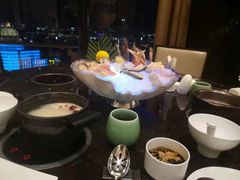 鸡汤清汤锅底-金陵饭店 56F 家·海鲜火锅餐厅