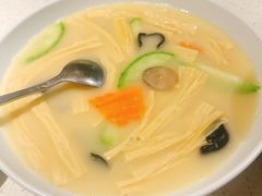 浓汤煮鲜腐竹-汤城小厨•粤菜•靓汤(望京凯德mall店)