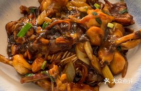 Spicy Sauce Stir-Fried Frog Noodles