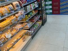 -全家便利店(愚园店)