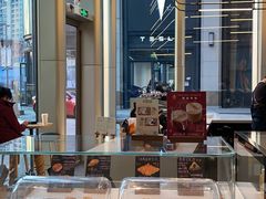 -TESLA 特斯拉(上海太古汇体验店)