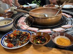 -阿山卓·野生菌火锅·纳西火塘烤肉