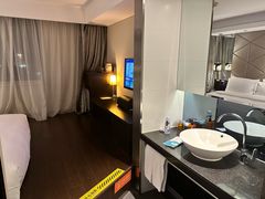 -桔子酒店(上海西藏北路地铁站店)