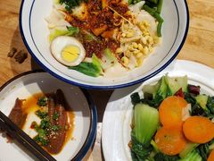 关中油泼面-秦九和(凯德广场店)