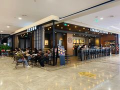 等位区-星巴克(杭州西湖银泰1F店)