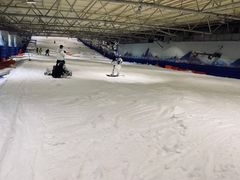 -乔波室内滑雪场