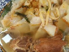 馄饨-吕氏馄饨包子大排档