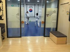-金载勋跆拳道场(玲东花园店)