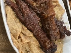 焖凤爪与腐竹-松發肉骨茶(先得坊店)