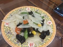 五彩山药炒松茸-烤肉季饭庄