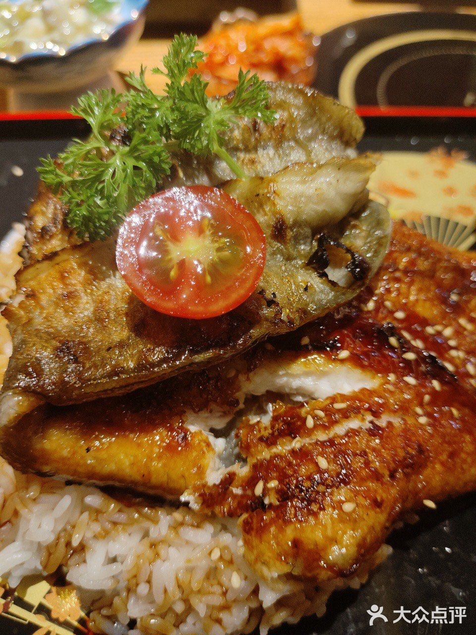 这家一整条鳗鱼饭也太太太好吃了