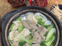 -丽虹云南过桥米线(兴工街店)
