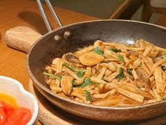 橄榄油煎三种菇-庆春朴门(前滩太古里店)