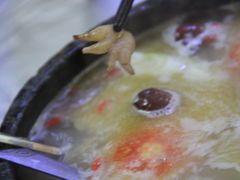 -鲁朗纳麦石锅鸡庄园
