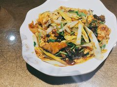 -东口码头·烧鸽子·鱼头泡饼·地方菜(金鹰悦城店)