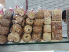 -红房子西点(汇联商厦天钥桥路店)