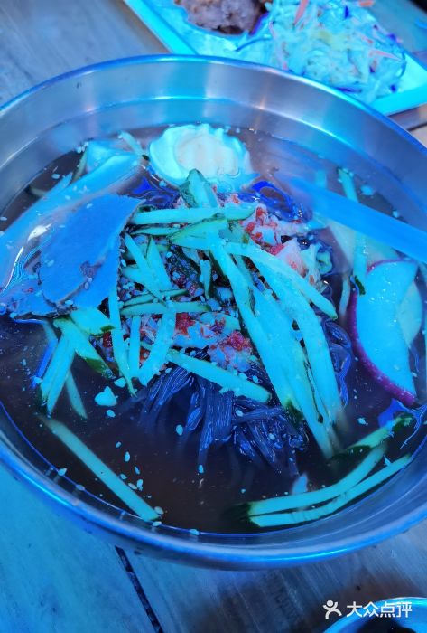 厚有蛋·朝鲜族现压牛肉冷面现压荞麦牛肉冷面图片