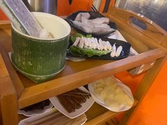 -二荆条·蜀鲜汇城市森林火锅