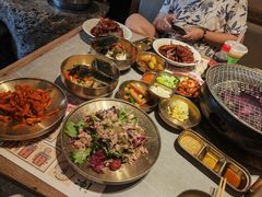 -草家酱蟹炭火烤肉店(珲春南路一店)