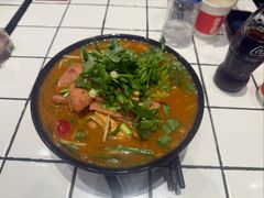 招牌炸酱小锅米线-肥汁米蘭香港米线(长宁来福士店)