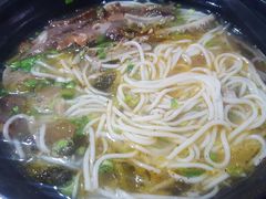 -花溪巷牛肉粉(泉城路店)