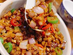 传统黑三剁配薄饼-雀舞云南菜(天津天河城购物中心店)