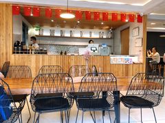 等位区-花间茶(华侨城创意园店)
