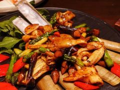 黑鸡枞绿芦笋爆炒竹蛏皇-环球港凯悦 · 享悦中餐厅