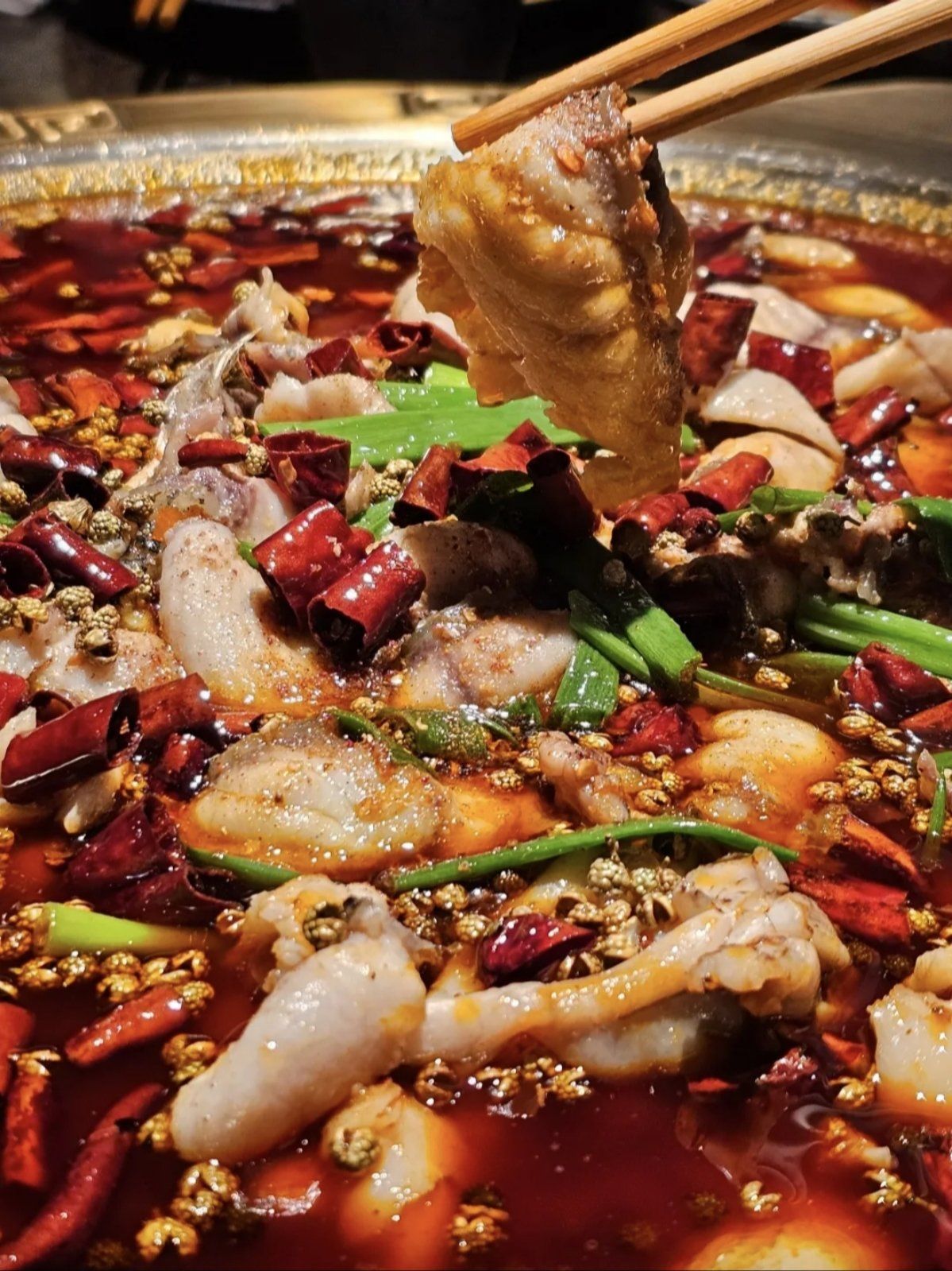 回顾44岁时身家过亿花几百万给员工买衣服如今负债累累无人理会