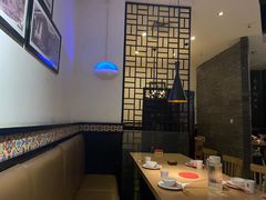 卡座-李子坝梁山鸡(北碚万达五鸡哥店)