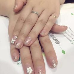 -孔雀手美甲美睫护理