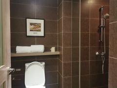 -西安大雁塔科技大学地铁站亚朵酒店