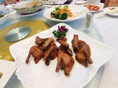 妙龄乳鸽-香山家宴