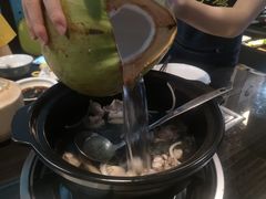 -东椰·海南椰子鸡火锅(朝阳门店)