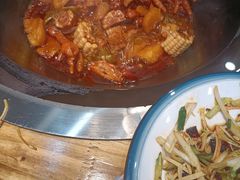 -山里屯铁锅炖(哈尔滨中央大街店)