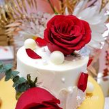 玫瑰见证爱情，纯动物奶油见证品质，这款情人节蛋糕太🉑️了！