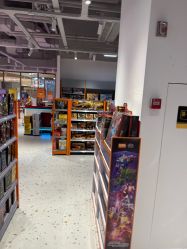 -逝水玩具折扣店