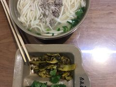 猪肘汤面-亮亮面馆(经六路店)