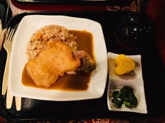 炸鸡扒配杂菜-大冒险家餐厅