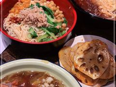 -爆炸头阿姨小四川正宗川味小吃(无任何分店)
