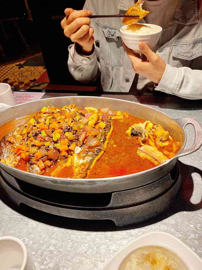 蛮好次的喜欢达布手抓饭环境情调也很好